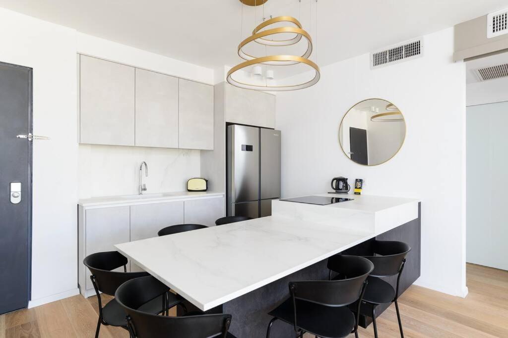 Luxury 2br In New Building By Nahalat Binyamin * Tel Aviv